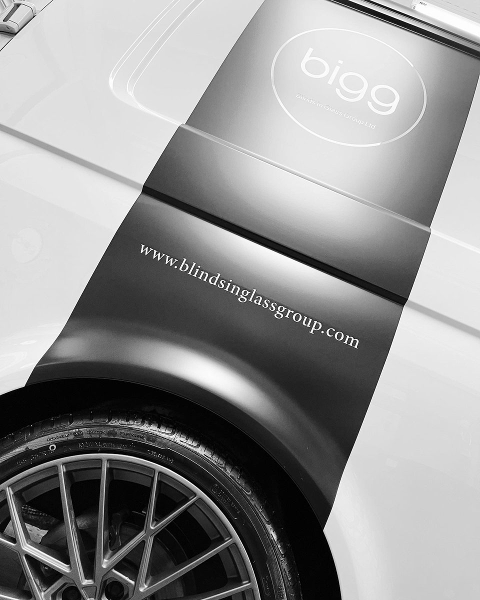 BlindsInGlass's tweet image. Some of the vans have had a little foam bath today 💪🏼 now the outside matches the quality products inside…. For a couple of days anyway 😂 #screenline #uniblindsinglass #vw