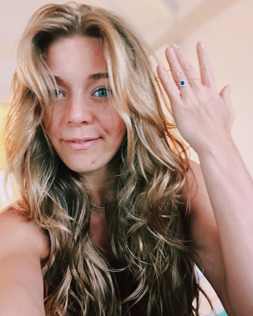 Becky Hill tweet media