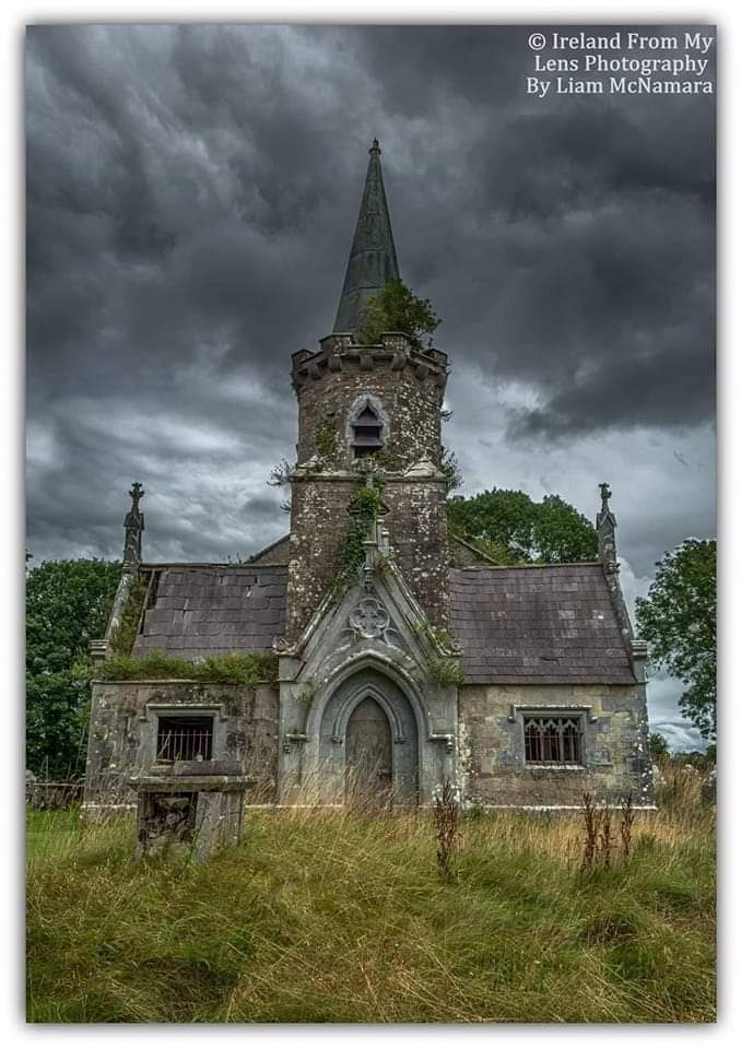 Starą Irlandię zjada czas... 🙄

Castlehyde Church w Hrabstwie #Cork 
#photo Liam McNamara 
#Irlandia 
🇮🇪