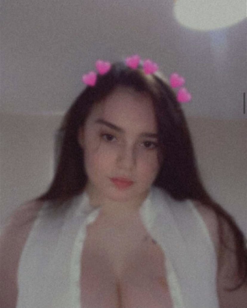 Hey ☺️🐷 who’s getting stuffed this week? #feedee #bbw #bellystuffing #stuffbelly #piggy