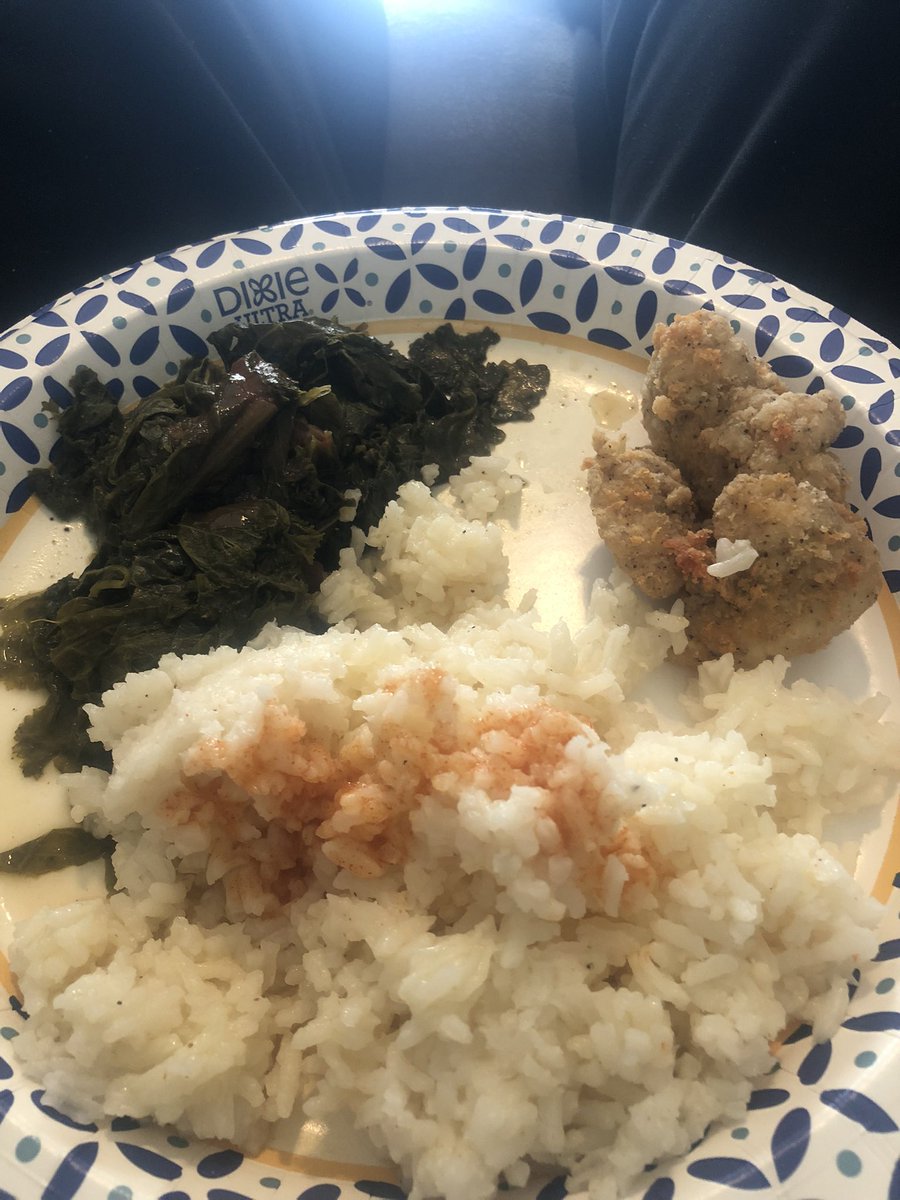 mhilyer85's tweet photo. Cooked some rice mustard greens and fried chicken. https://t.co/sJnb0zrEkb