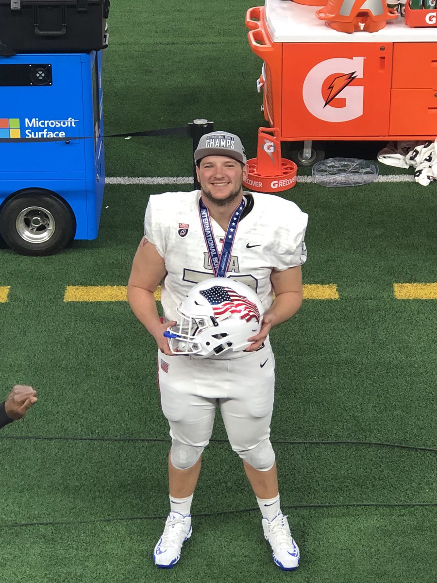 FeOTBpod's tweet photo. After 40+ games picked we have a winner. Repeating as back 2 back #FeOTB #BowlSeason #Pickem champion @dompallotto! Dom will receive his crown and be knighted later this week on @YouTube! Shout out to @Jer_Fear for coming back as a guest! Can’t wait till next year! https://t.co/LOd2qaQ3wP