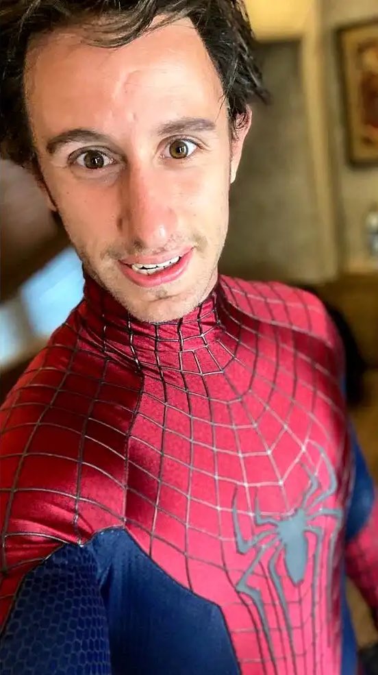 Cinematic tweet media