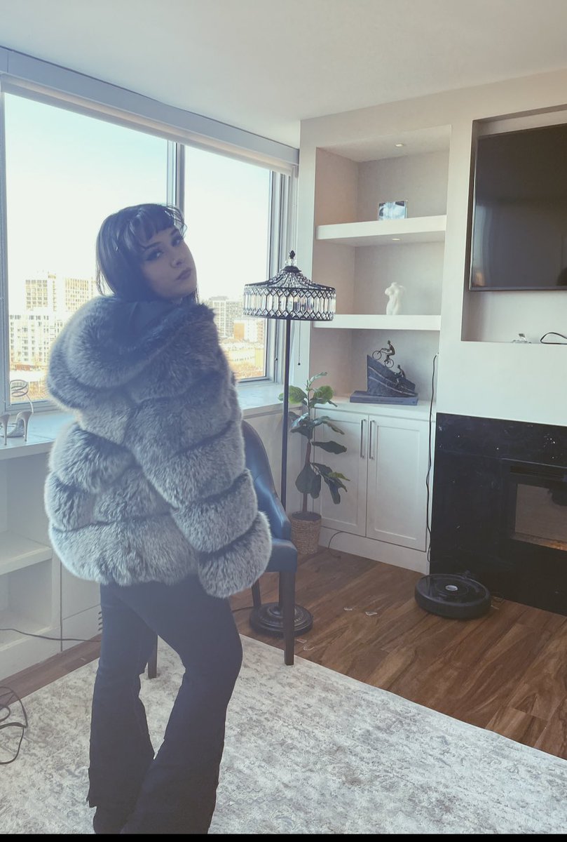 snuffbutt_'s tweet photo. Chinchilla fur on my body #fpeta https://t.co/Vo472hfwNo