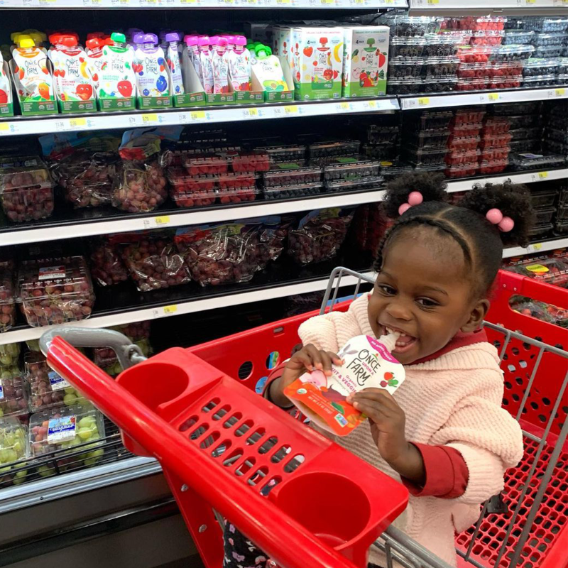 onceuponafarm's tweet photo. How long do your #OnceUponAFarm pouches last during a @target run?
🛒 - We're snacking while shopping
🚙 - We'll wait until the car
🏡 - They all make it home
P.s. Grab Once Upon a Farm pouches on sale (5/$10) in Target stores through 1/15!
