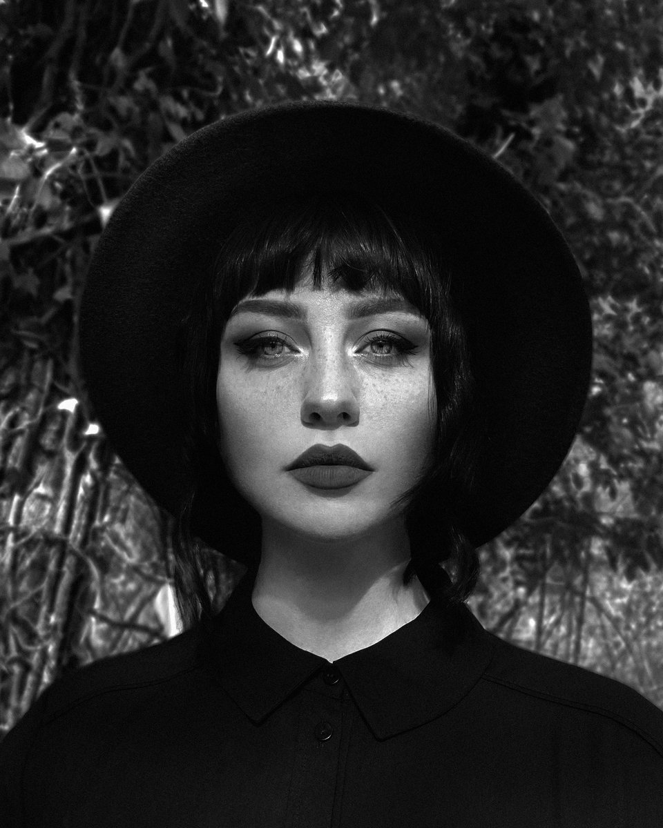 sandraxbenedet's tweet photo. Me acaban de chivar que hoy es el #PortfolioDay ❤️‍🔥 https://t.co/ZRzj6A2ZQu
