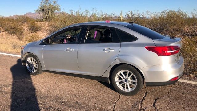 USBPChiefTCA's tweet photo. Near the border, a #vigilant Ajo Station agent observed four suspected migrants enter a sedan. The agent performed a #vehiclestop and determined two U.S. citizens were smuggling the migrants. The vehicle, a loaded handgun, and taser were seized from the driver. #GreatWork https://t.co/UTtNUJPhtM