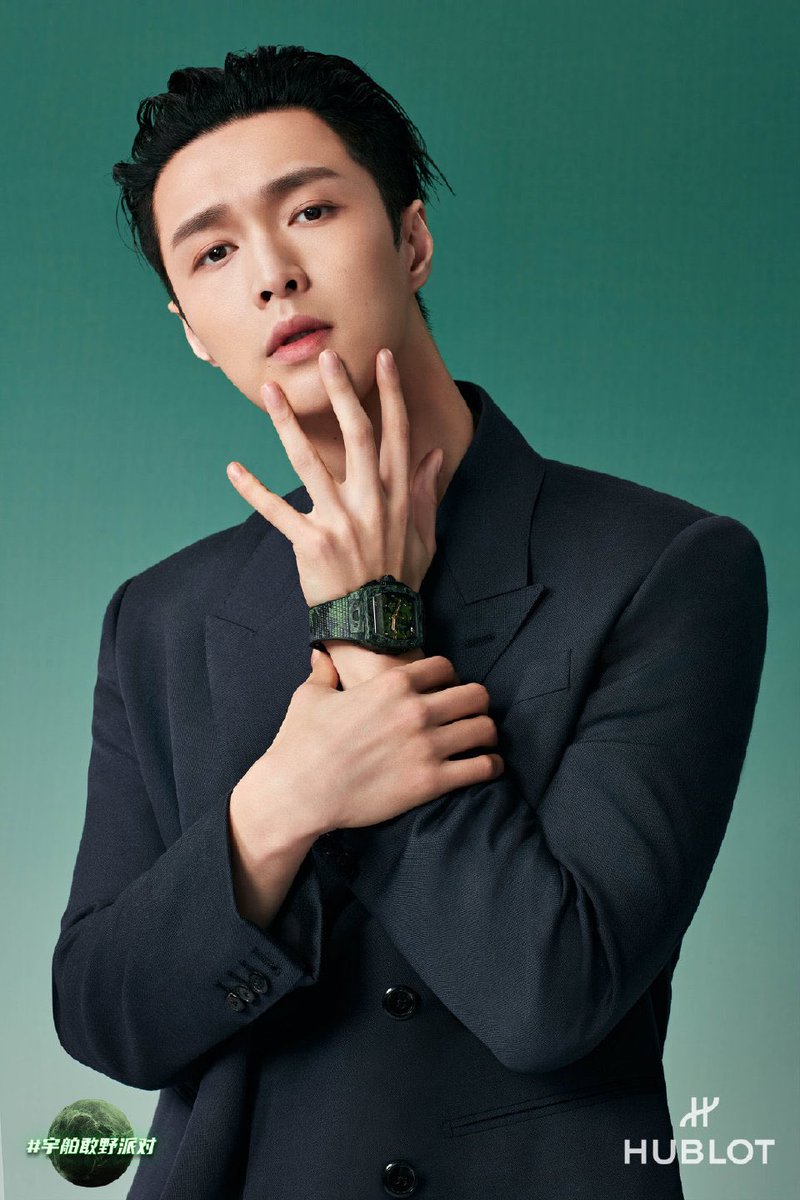 yixing pics tweet media