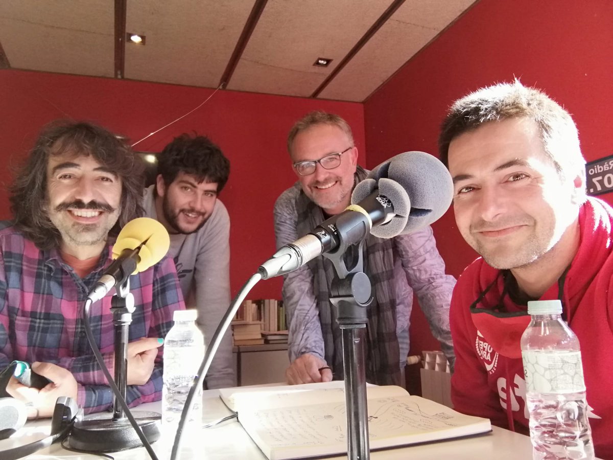 Ja teniu disponible l'entrevista que ens fa el <a href="/DidacRomagos/">Didac Romagos</a> a <a href="/rvilablareix/">Ràdio Vilablareix, 107.5 FM 📻 (Girona)</a> al potcast d'aquesta valenta ràdio de proximitat, arrelada al territori, amb vocació de servei i cuinada a foc lent. Gràcies Didac pel teu tracte deliciós i el teu bon fer! 
radiovilablareix.cat/programs/lentr…