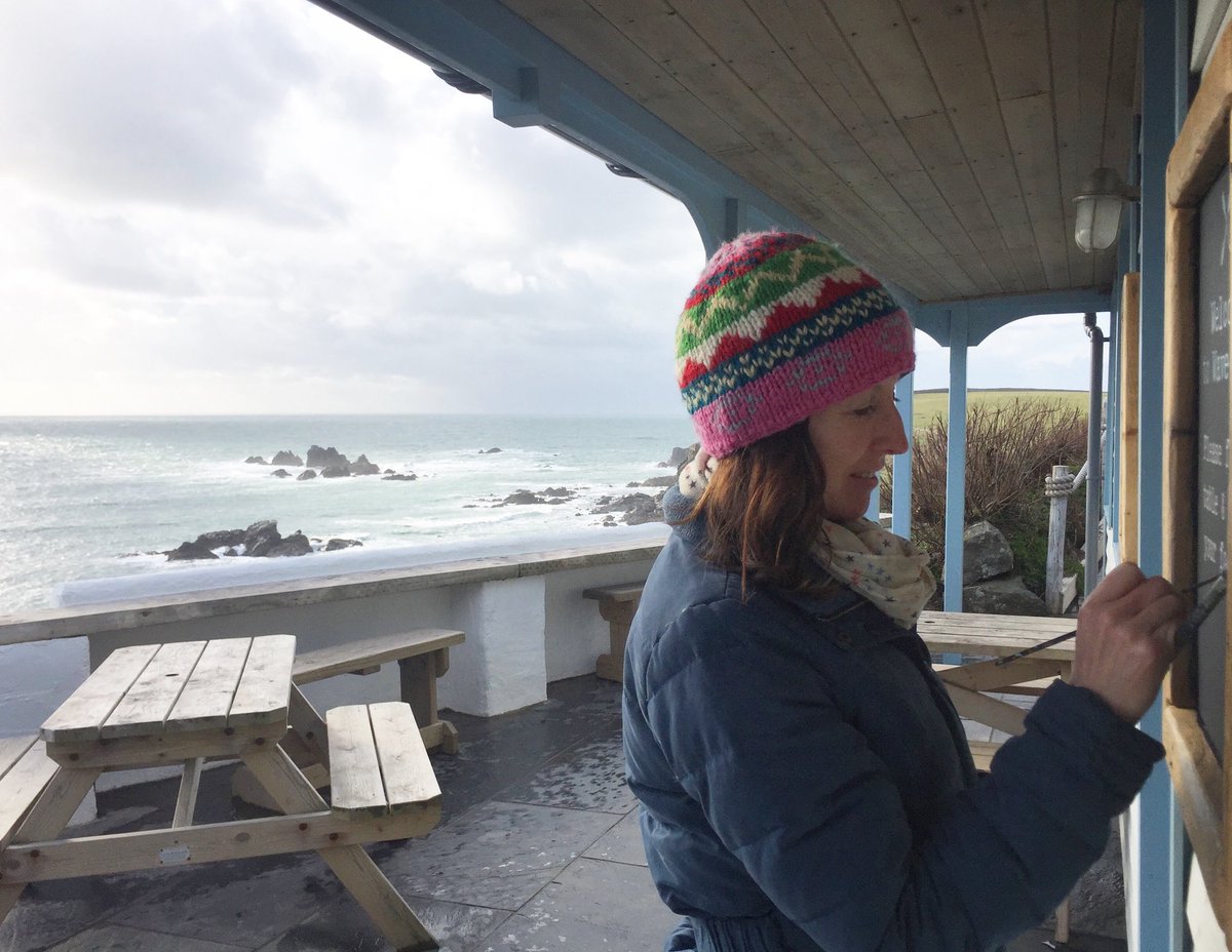 Signsofgoodtast's tweet photo. Woolly hat, nice view, mahl stick, something to paint on… my life pretty much summed up in one photo. Oh, no I’m missing the tea! 🫖 👩🏻🎨 #signwriter #cornwall #lizardcornwall #Cornish #signpainter #kernow #igerscornwall #signwriting #signs #thelizard #traditionalsignwriting https://t.co/tcOYuBQdLv