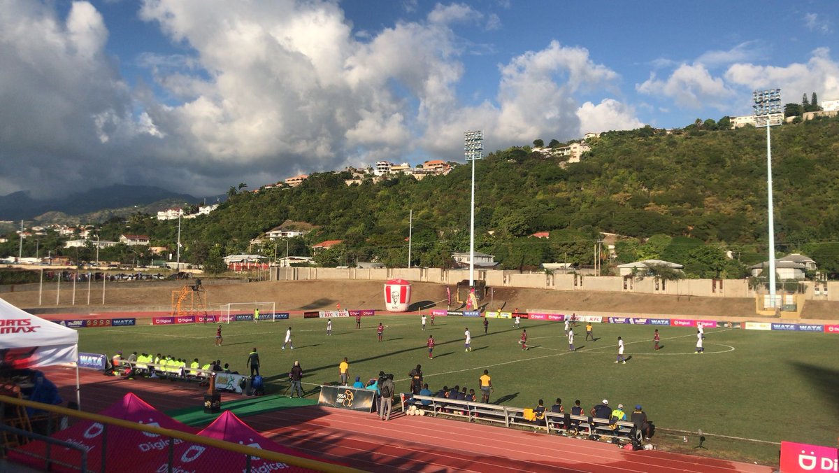 jamaican_sbf's tweet photo. ‘50

STATHS still lead KC 2-1 in the 2nd Manning Cup semi-Finals. 

Who will join JC in the 2021 Manning Cup Finals next week? 

#jsbf #manningcup2021 https://t.co/WgUxrOognY