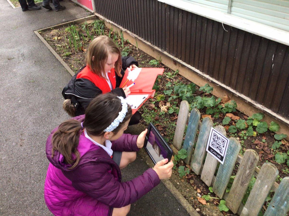 TJPrimary's tweet photo. Year 6 began their new topic, ‘The Time Tunnel’ by going on a history hunt around school. They discovered significant periods in history and were set the challenge to put them in chronological order. #TJ6HP #TJHistory #TJIPC https://t.co/wIKRpKRFgU