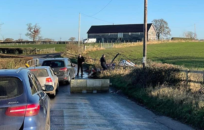 NantwichNews (@nantwichnews) on Twitter photo NANTWICH: @cheshireeast forced to grit Coole Lane by <a href="/cheshirepolice/">Cheshire Police</a> after latest accident - but it remains OFF the winter gritting route. Latest here ow.ly/5xnL50Hsk16 NANTWICH: @cheshireeast forced to grit Coole Lane by <a href="/cheshirepolice/">Cheshire Police</a> after latest accident - but it remains OFF the winter gritting route. Latest here ow.ly/5xnL50Hsk16