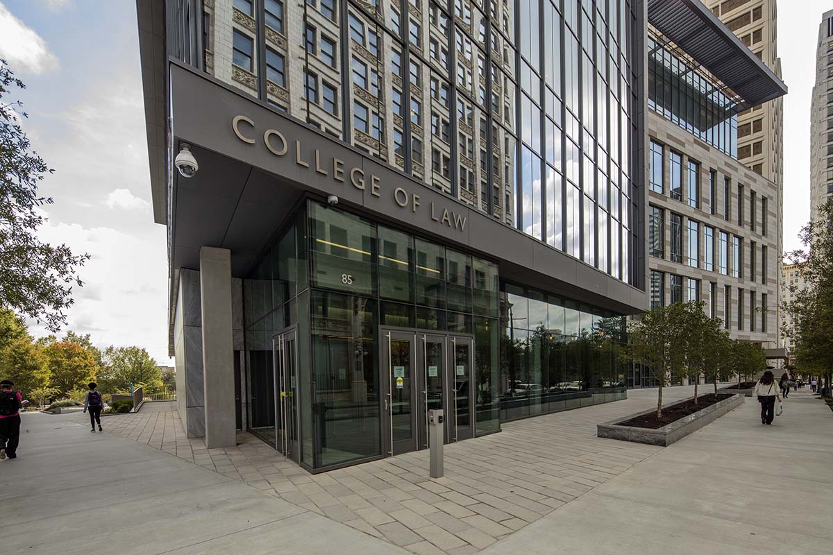thepanelguys's tweet photo. Georgia State University’s College of #Law building is the first dedicated #legal education facility on campus.

MillerClapperton fabricated and installed 16,000 sqft of #MCM panels on this  project.

GC:  McCarthy Building Companies
Architect: Smith Group JRR https://t.co/uCOTjl4Dr2