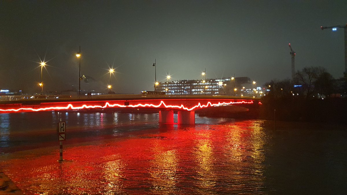 Archi_BoulBi's tweet photo. La Rivière Pourpre
#Seine #BoulogneBillancourt #HautsDeSeine #Issy #Paris #nuit #night #France https://t.co/rhA0lkjuYO
