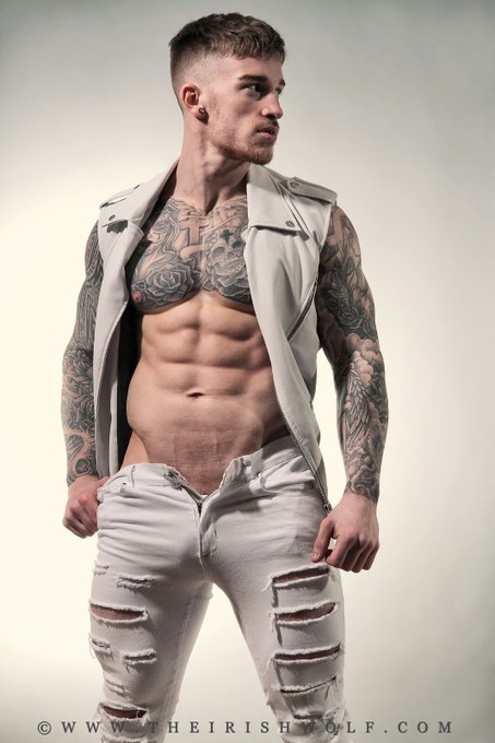 My Exclusive stuff ⬇️😈 https://t.co/JLxlq9ARzj https://t.co/5sIwtKOrg3 https://t.co/FGlQGXduUF