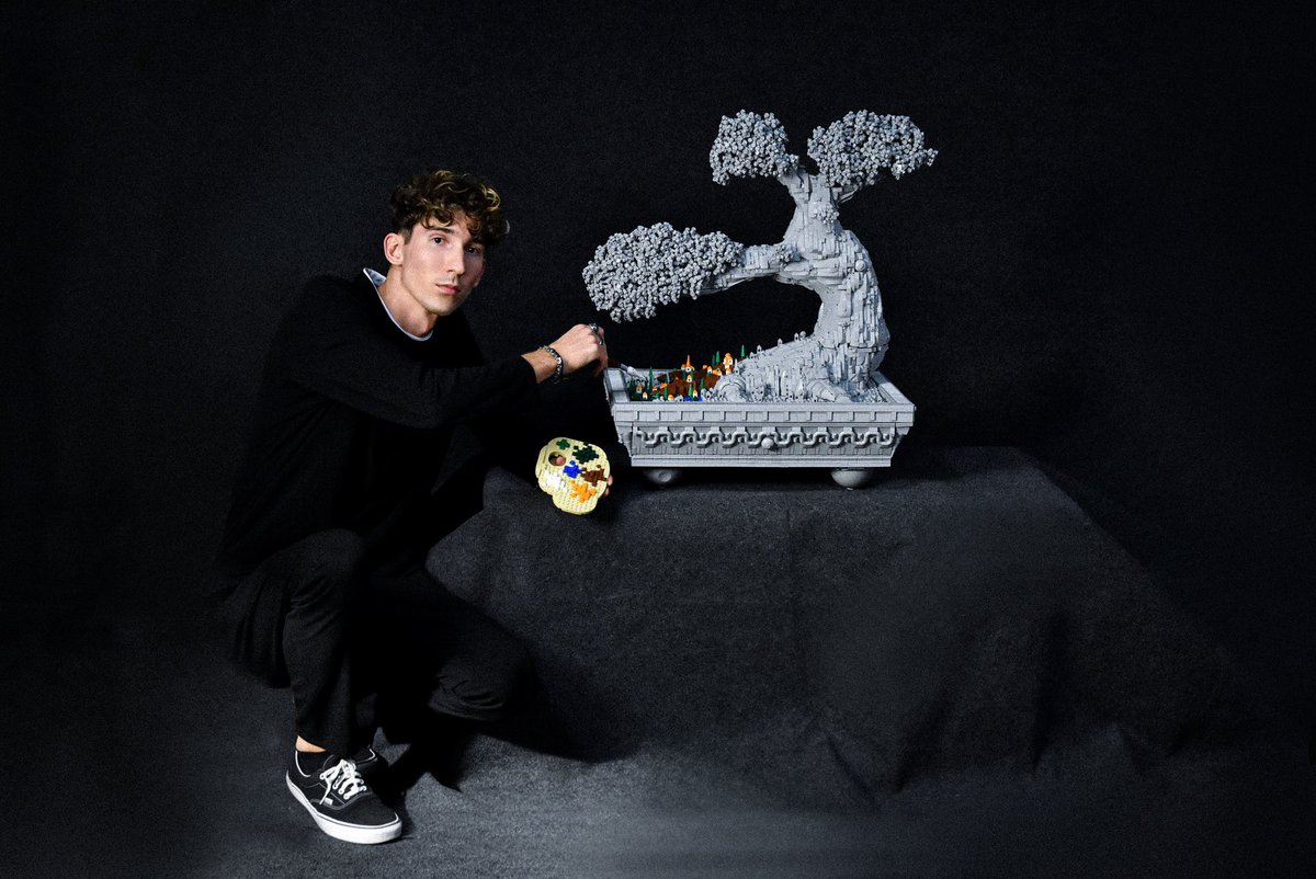 FirstOrderLego's tweet photo. Yay! #PortfolioDay  I’m Luka, an Australian/Croatian design student, in my free time I create custom LEGO https://t.co/afWF5fGC2N dream is to someday work for LEGO. #lego  #design #art https://t.co/ATIIuvFf6K