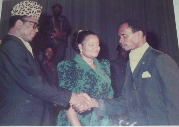 KulimushiGhiofa's tweet photo. Mon père Me #Ghiofa #Shimuna  #PatriceRichard, nous ne t'oubliorons jamais. Élu commissaire du peuple au Zaïre, deux fois  député national au Congo (1+4 transition, législatives 2006), procureur à Bukavu, à Mbujimayi... après le résultat des élections 2006 il décéda. https://t.co/Gr7yl8OxKL