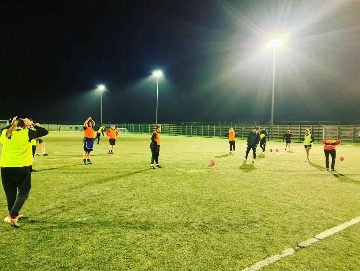 stjosephsladies's tweet photo. ⚽️ Great to see so many faces down tonight at training! 

💪🏽 Lots of hard work out there and we now look ahead to this weekend’s game against @afcdarwenladies Reserves! 

👀 Keep your eyes peel for matchday details! 

#UTJ 🔴⚪️ https://t.co/2thn6QOuwi