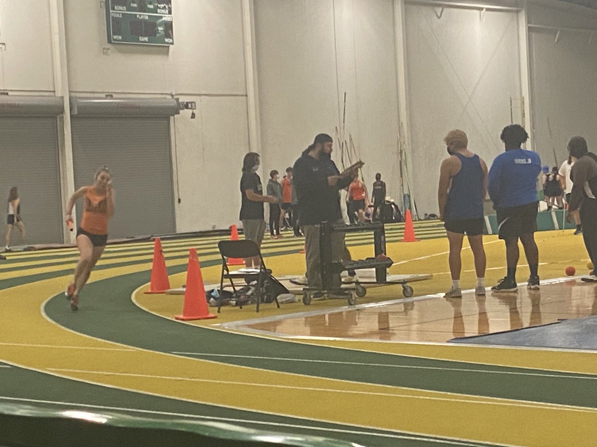 RiceThatRuns's tweet photo. THS track looking good at BRD meet! ⁦@ad_tabb⁩ #totalTabb https://t.co/hbDOyXY4PI