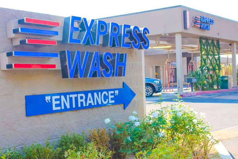 RideShine's tweet photo. It's a beautiful day at Ride &amp; Shine Express Wash.... who's getting a wash today? https://t.co/peH16JUR9E