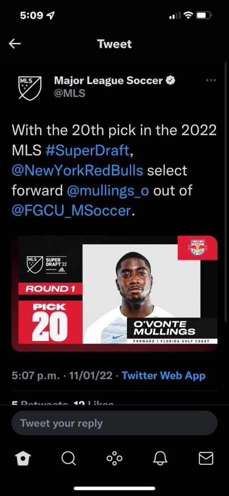 TomCrof57894366's tweet photo. So proud of O’vonte. Great player , even better person . Congrats to him and his family. Coach Dom at FCD for all his hard work and to FGCU Coach Cormier. Red Bulls are getting a terrific player and fantastic young man. #FCDALUMNI. #FCDCOLLEGEBOUND https://t.co/LKBe7I6P0m