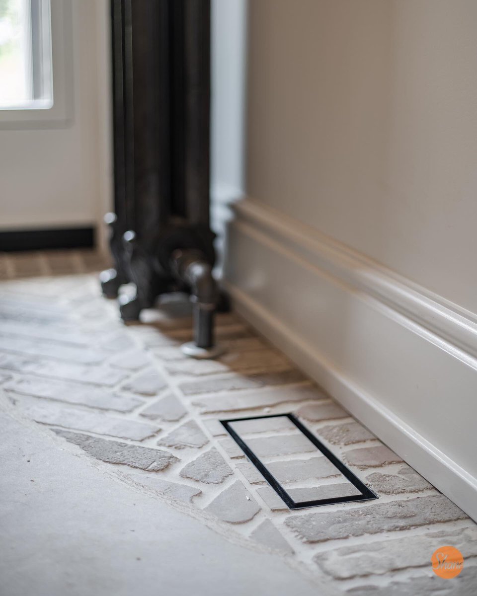 teamshane_'s tweet photo. We love using #ariavent for our custom vent installations! ๐งฑ This barely-there #vent perfectly matches the #brickflooring in this full #homereno.
#CAPBrick, #regionaldoorsandhardware, #sherwinwilliams
https://t.co/t2o7XlNblp
#dundas #ancaster #hamilton #hamont #floordetail https://t.co/U0VnBlFmsQ