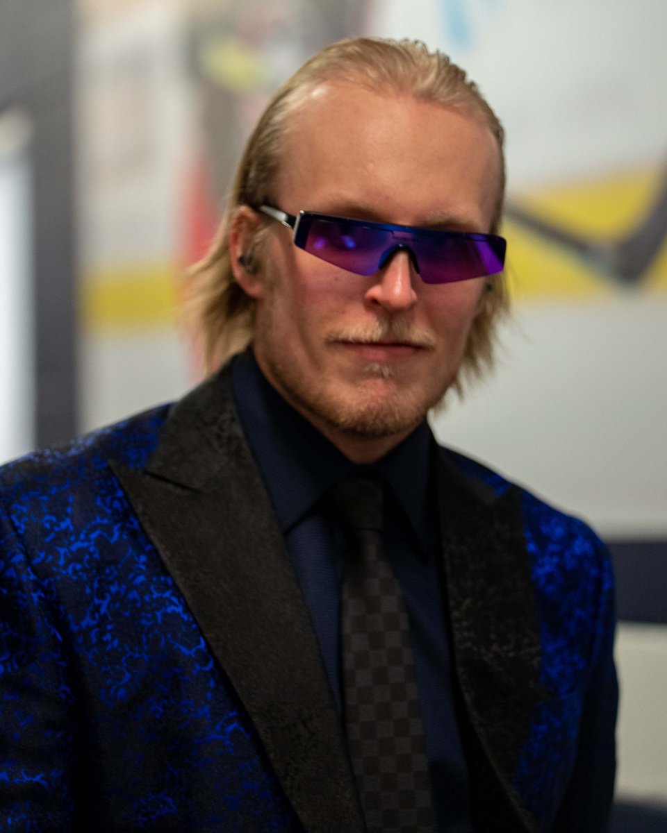 BlueJacketsNHL's tweet photo. Losing our minds right now https://t.co/Rj8YRp5GtT