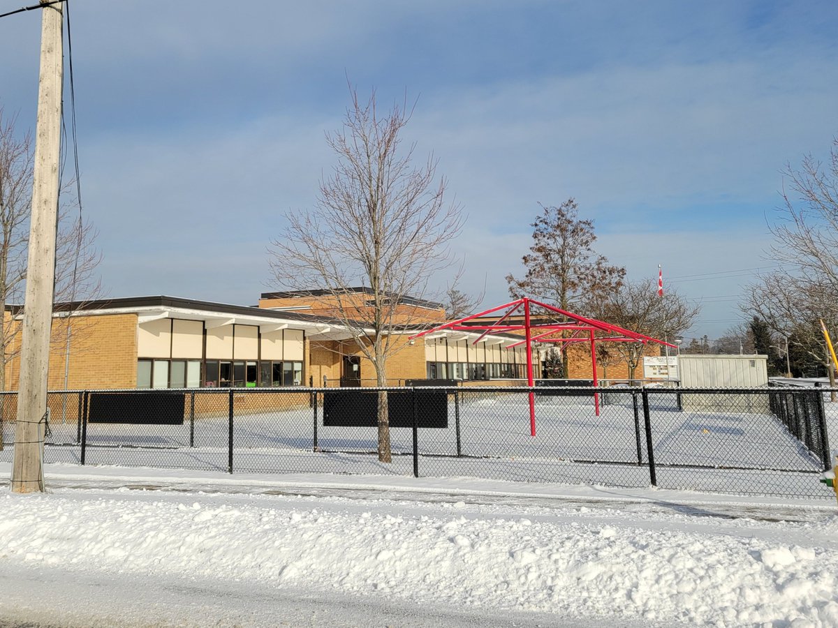 Park Avenue Public School #eastgwillimbury ☀️  Blue sky ❄️ Bright day