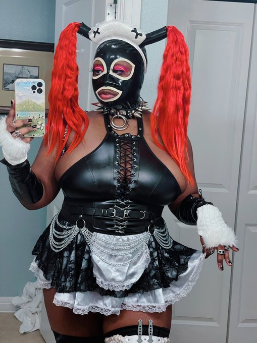 my magfest maid party outfit 💋 https://t.co/8QW7IQhVgs