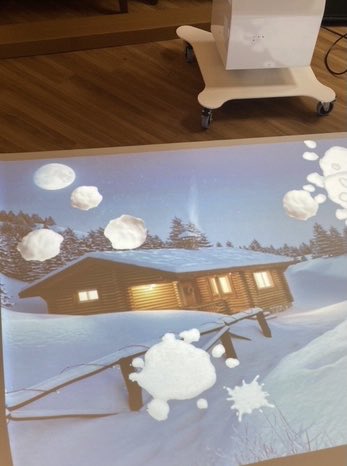 WendyMGCC's tweet photo. Our OmiVista machine gave us sunshine ☀️ and snowflakes ❄️ on a wet Winter’s day #Snow #Oxfordshire @OMinteractive1 @ForestHealthLtd https://t.co/0nrZY8cx74
