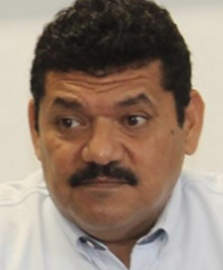 CartonCalderon's tweet photo. El nuevo director de FONATUR, Javier May Rodríguez, encargado del millonario proyecto del Tren Maya, ni siquiera estudió la prepa pero es cuatacho de YSQ®.
¿Qué más credenciales se necesitan en un gobierno bananero? https://t.co/OV0Ry1pTMf