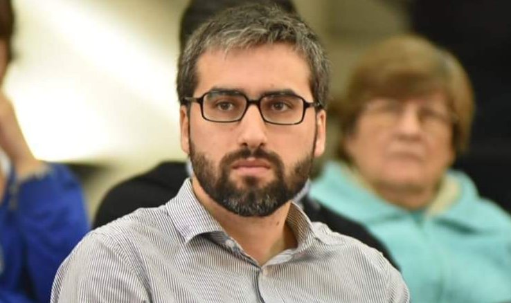 FelicindaCluney's tweet photo. Sr. Presidente de la República Argentina:

Ud. debe solicitar la renuncia de la presidenta de PAMI Luana Volnovich y del Subdirector Ejecutivo, Martín Rodríguez.

Personas con capacidad para ocupar sus puestos sobran.
No siga protegiendo a inútiles que se cagan en los argentinos. https://t.co/0VwBqx7hCq