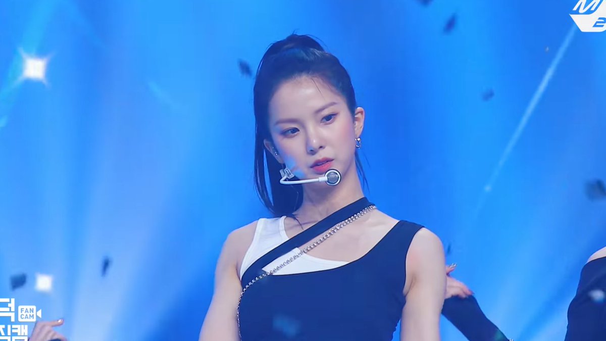 yujinzones's tweet image. MVSK ✨ 
 
#CHOI_YUJIN #최유진