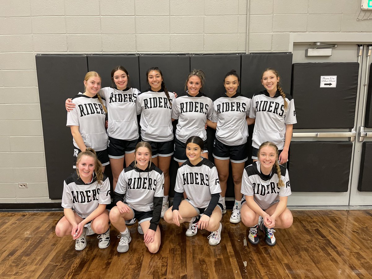RHSLadyHoops's tweet photo. We picked up another road conference win tonight against Niwot by a score of 60-12. We take on undefeated Skyview on Thursday night. Go Riders! 💪🏽🏀 #32mh #circlethewagons #WeNotMe @RHSRIDERS @The_JT_Breeze @CHSAANow https://t.co/bWgsHjEyg7