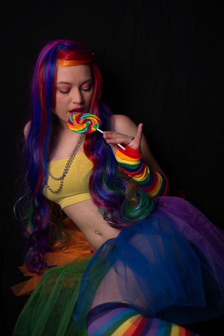 Lart de la photographie est toujours sucr&eacute; https://t.co/9Vvi0vSpsY<a href="/tag/bars"class="tags"><span>#bars</span></a><a href="/tag/danseuses"class="tags"><span>#danseuses</span></a>