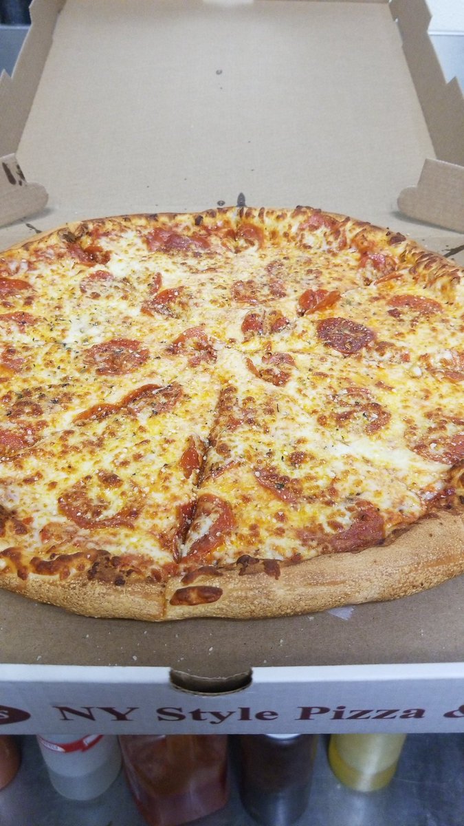 Fatzo87's tweet image. #pizzaplug