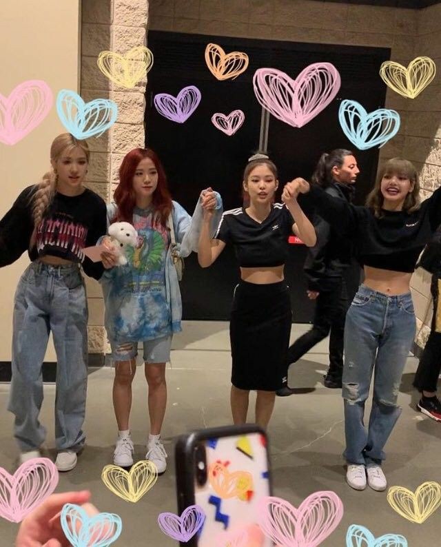 hourlybpinks's tweet photo. #BLACKPINK #블랙핑크 https://t.co/oi1FRWGtyU