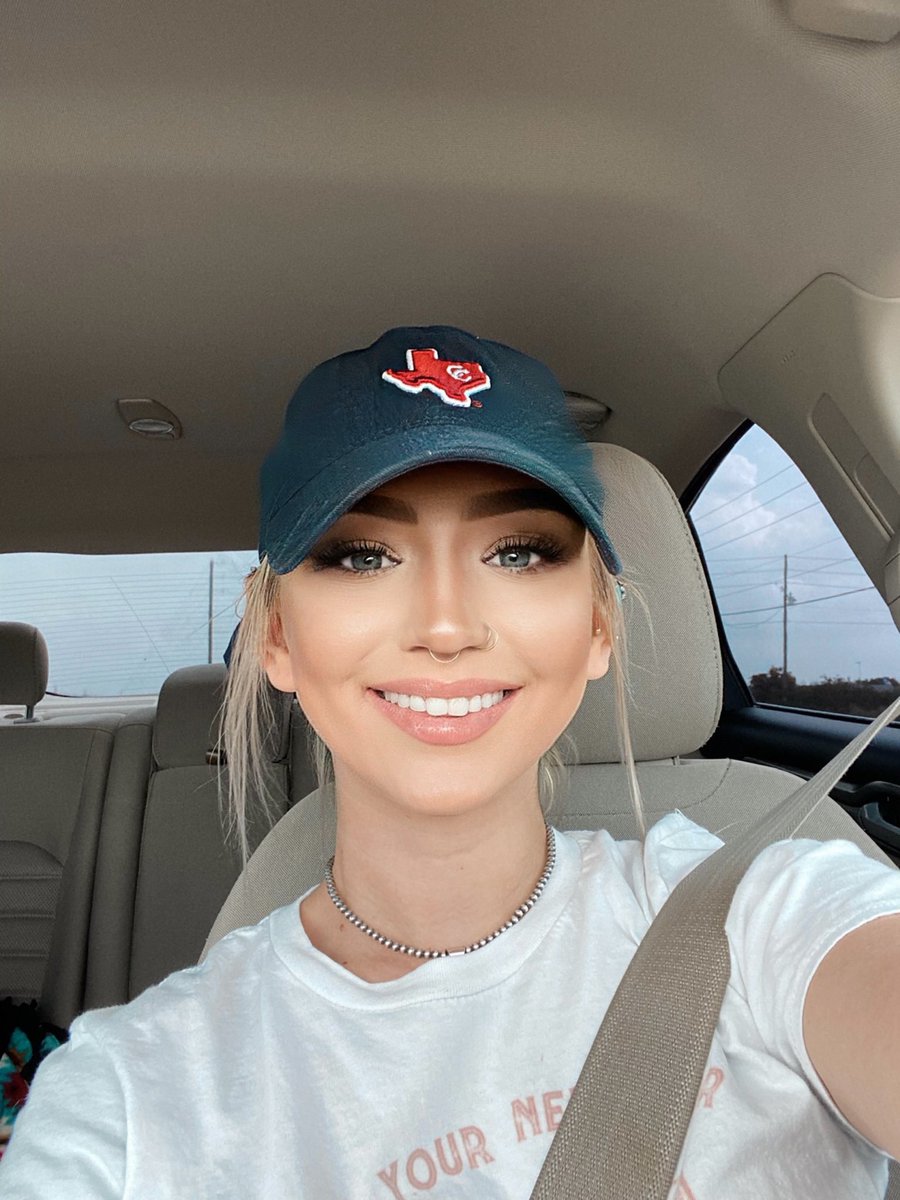 KowboiKay's tweet image. The dog. The mama.