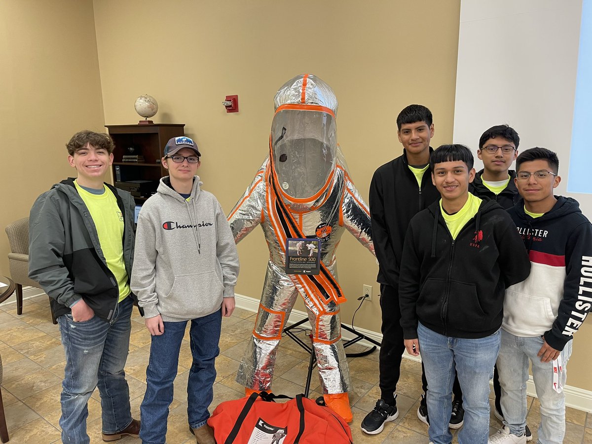 Caleb_Pinyan's tweet photo. Today was Marshall County Manufacturing Day. Students from @BoazHigh toured Kappler, Newman Technology, and @fsgroup_al . Our students learned a great deal about manufacturing processes. @NorthALWorks @marshallcoedc https://t.co/uGG8ZRWz7u