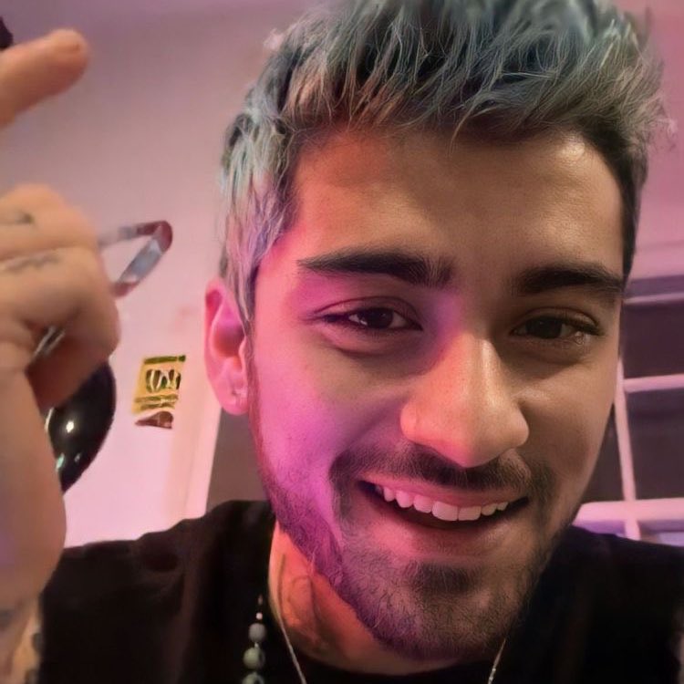 hottlouie's tweet image. 