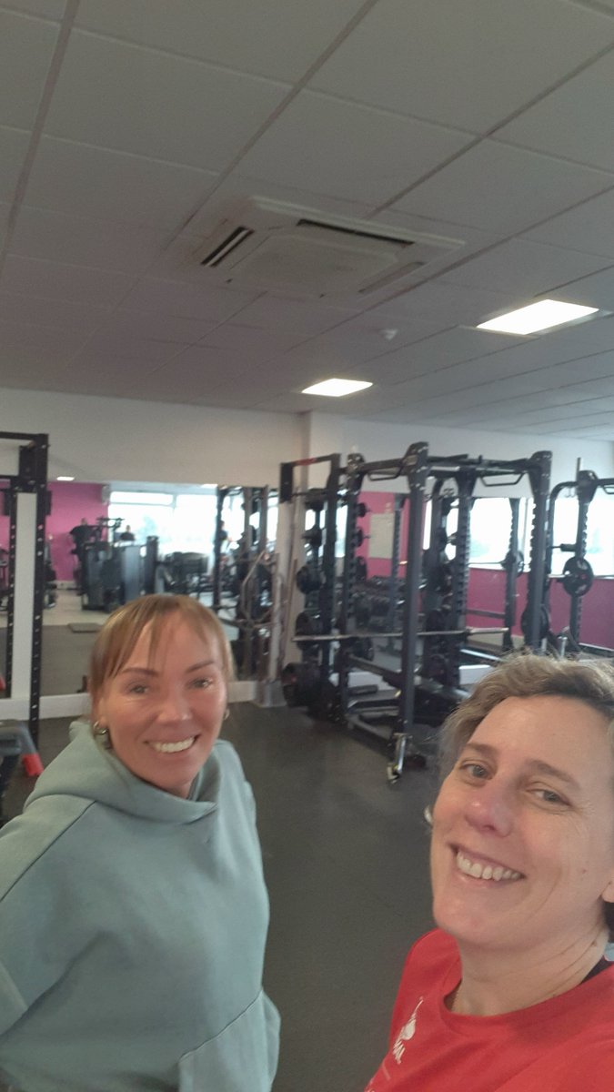 noeggsbert's tweet photo. Hockey training this evening and weights for the early morning PT session on #Day11 of @REDJanuaryUK  for @sportinmind #Red11 #redjanuary2022 #GetActive https://t.co/21tijozKeQ