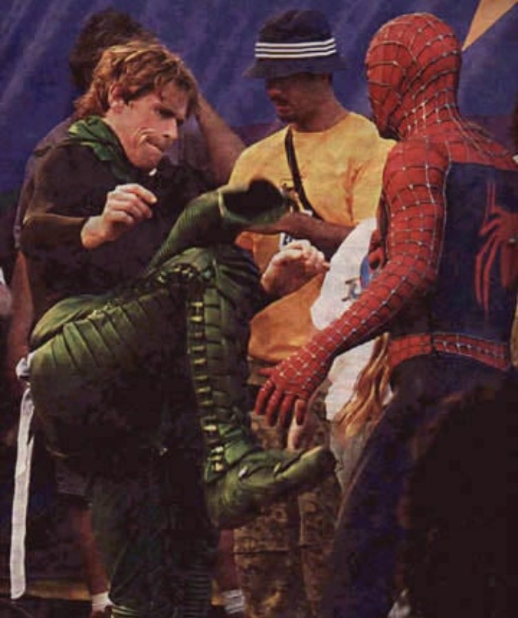 RT @RawbertBeef: Willem Dafoe kicking Tobey Maguire’s stunt double on the “Spider-Man” set (2001, colorized) https://t.co/rtcwsmN7Xi