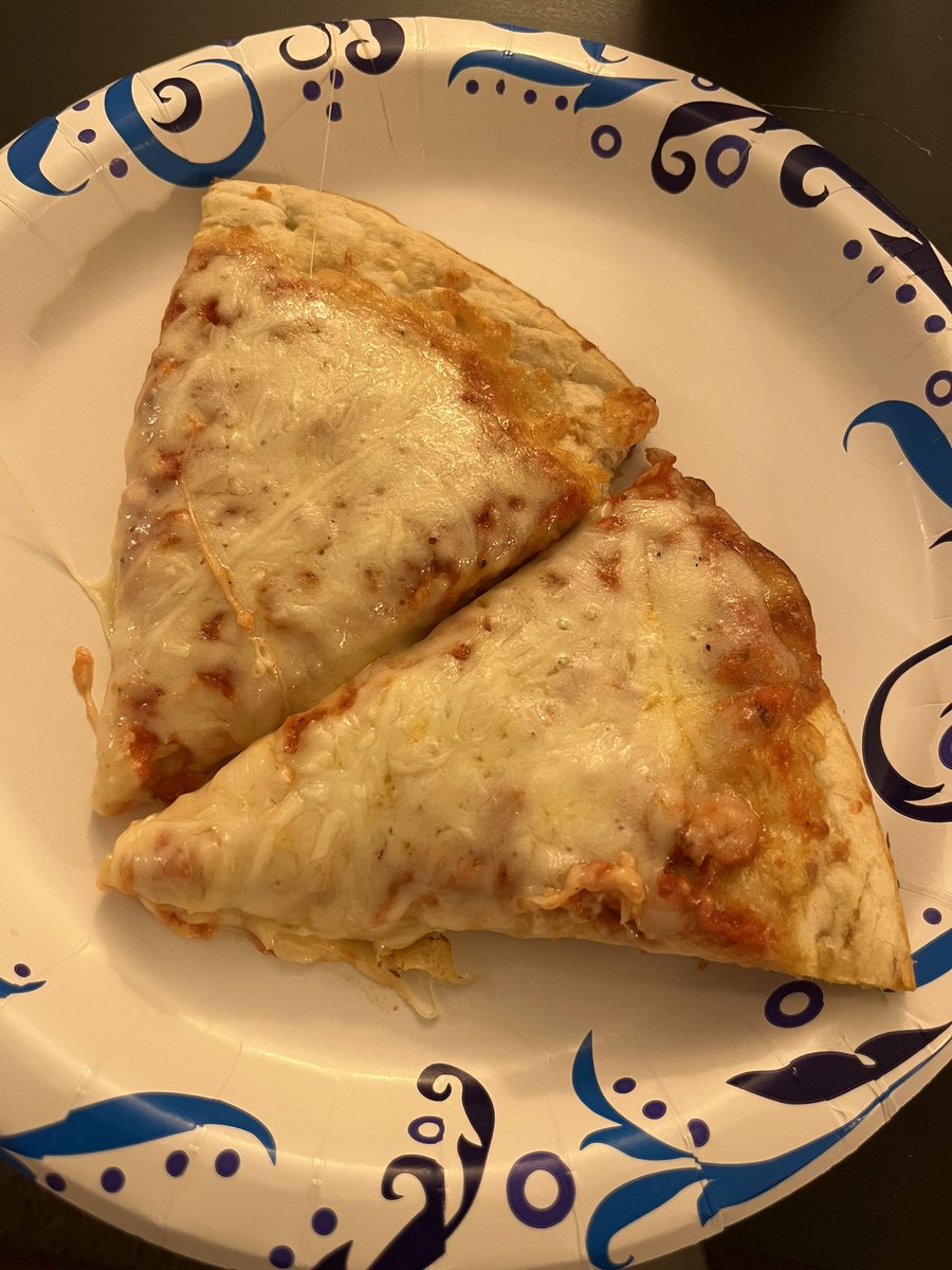 somerandbob255's tweet photo. The cheese is 50x better than the pepperoni. 8.1/10. @onebite #OneBitePizza https://t.co/gKuUTXROLn