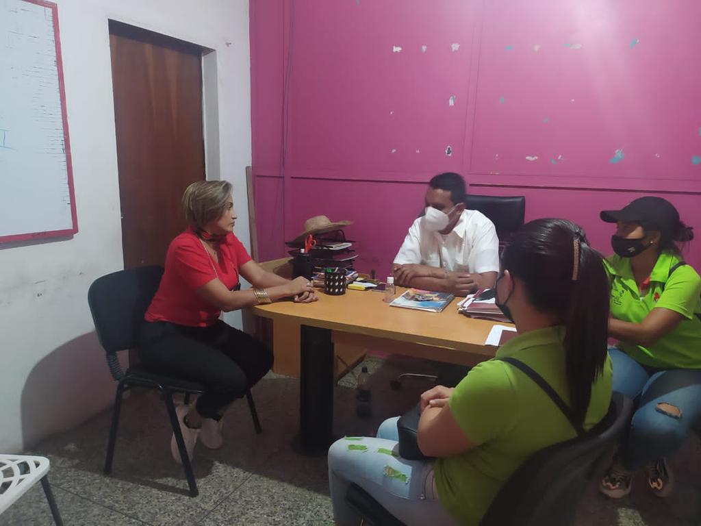 TropaVerdeApure's tweet photo. #EnFotos 📸 Desde la sede de la @AlcaldiaBiruaca Directora del @INNAPURE realizó reunión de planificación y organización para consolidar abordajes comunitarios en materia d atención, protección social alimentaria y nutricional con la finalidad de atender a la población vulnerable https://t.co/9fo4v8zM31