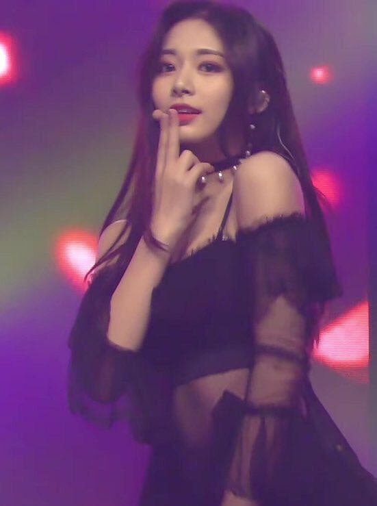 tzugallery's tweet photo. no thoughts just this tzuyu https://t.co/HH1sNPHsHf