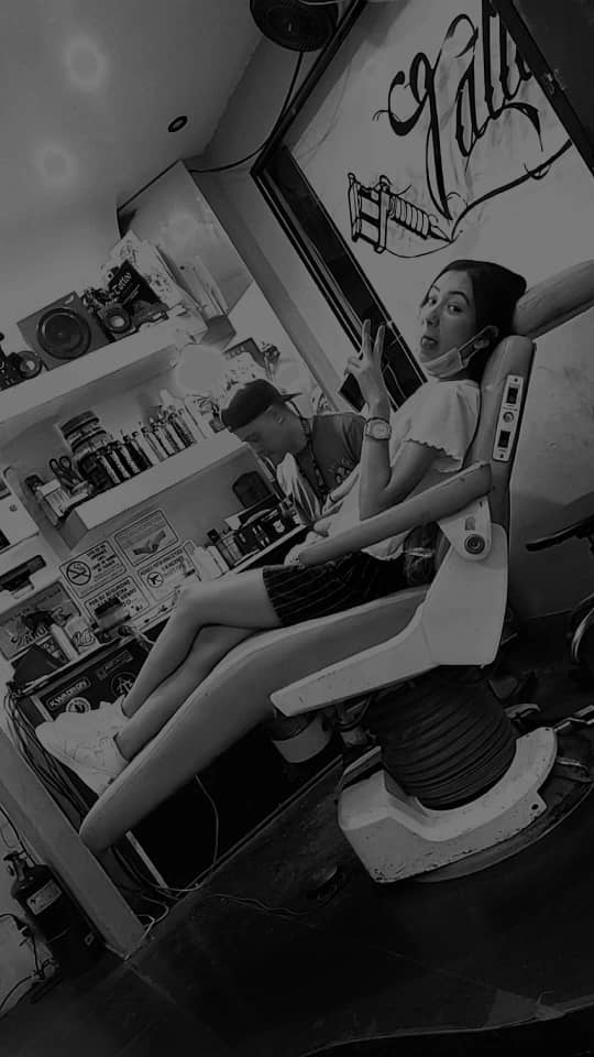 GuapacheNicole's tweet image. Me tatue con mi mejor amigo, super cool 😍😍😍 LLEGANDO LOS 18 CON FURIA