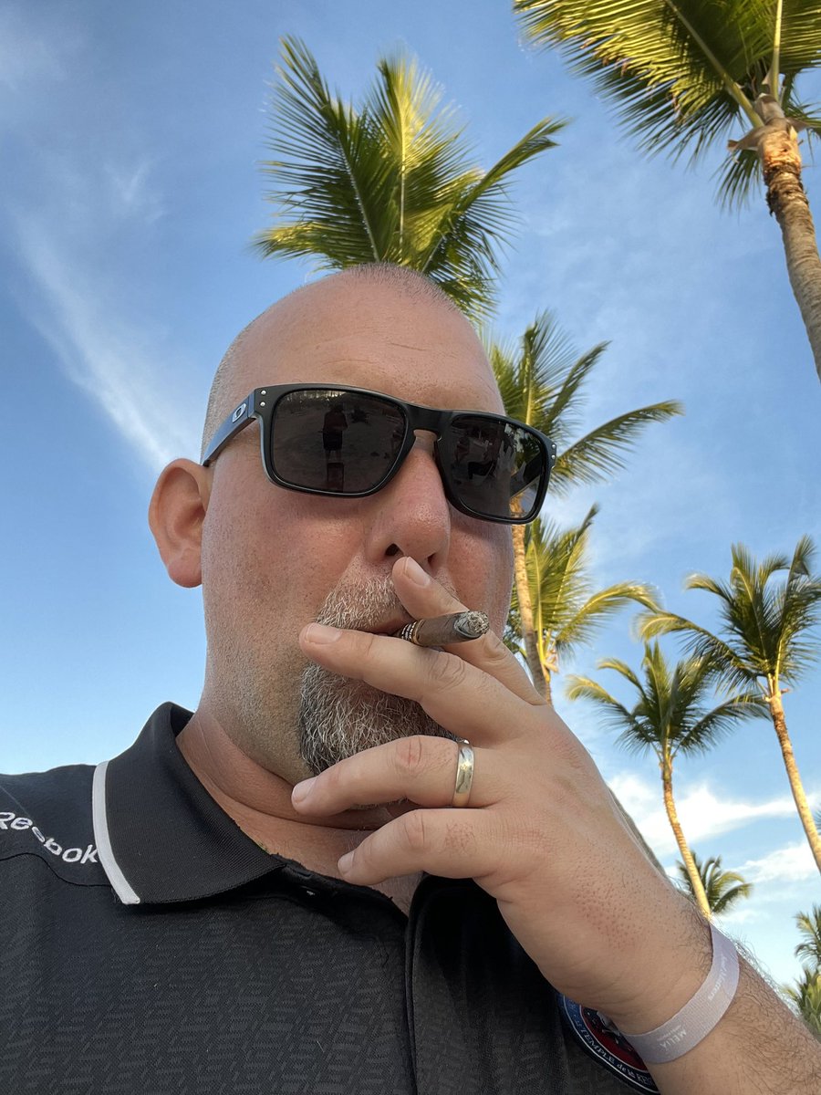JeffSage1's tweet photo. #lovinglife #PuntaCana https://t.co/gNrWBePcXk