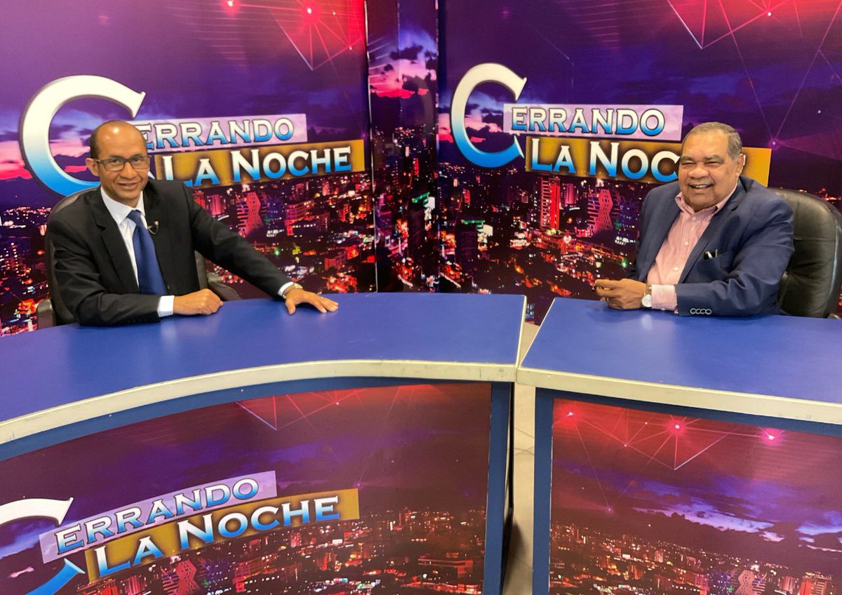 JCSanchezR3's tweet photo. Dirigente de FP y ex Diputado @Orlando2020SC, explica por qué el Código Penal ha sido difícil de aprobar por tres gobiernos diferentes.
Te esperamos a las 11pm en Cerrando la Noche por Carivision Canal 26Claro/Tricom 22Aster, y 46 Telenord. @FPcomunica @notiyovanny #JuniorE https://t.co/vAhmuFFuvo