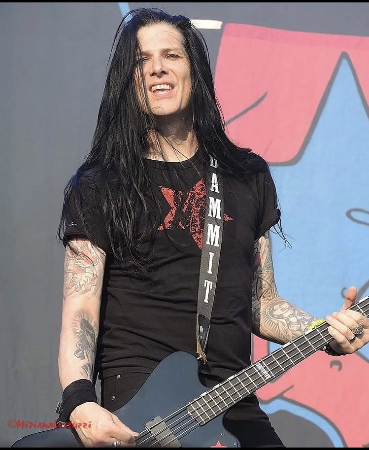 Don’t just wear it, Rock it! <a href="/todddammitkerns/">Todd Dammit Kerns</a>  by  <a href="/AgentRoyale/">Agent Royale</a> #live #livepics #livemusic #backstage  #musicphotography  #antistar #guitar #rocknroll #slash #toddkerns #stormtrooper #gunsnroses <a href="/slash/">Slash</a> #electricguitar #concert